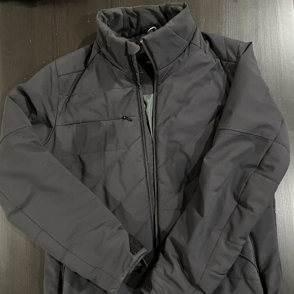 Aether Apparel 'Voyager' Men's Après Jacket in Jet Black / Size M
